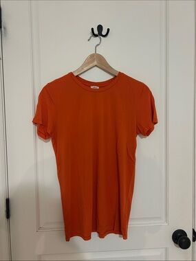 Wilfred Aritzia Women's Orange Short Sleeve Crewneck Tee - Size US M